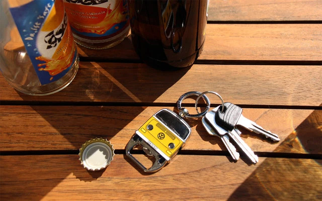 VW Collection T2 Bulli Schlüsselanhänger mit Flaschenöffner orange VW Collection T2 Bulli Schlüsselanhänger Mit Flaschenöffner Orange -Campingausrüstung 386143 2838052